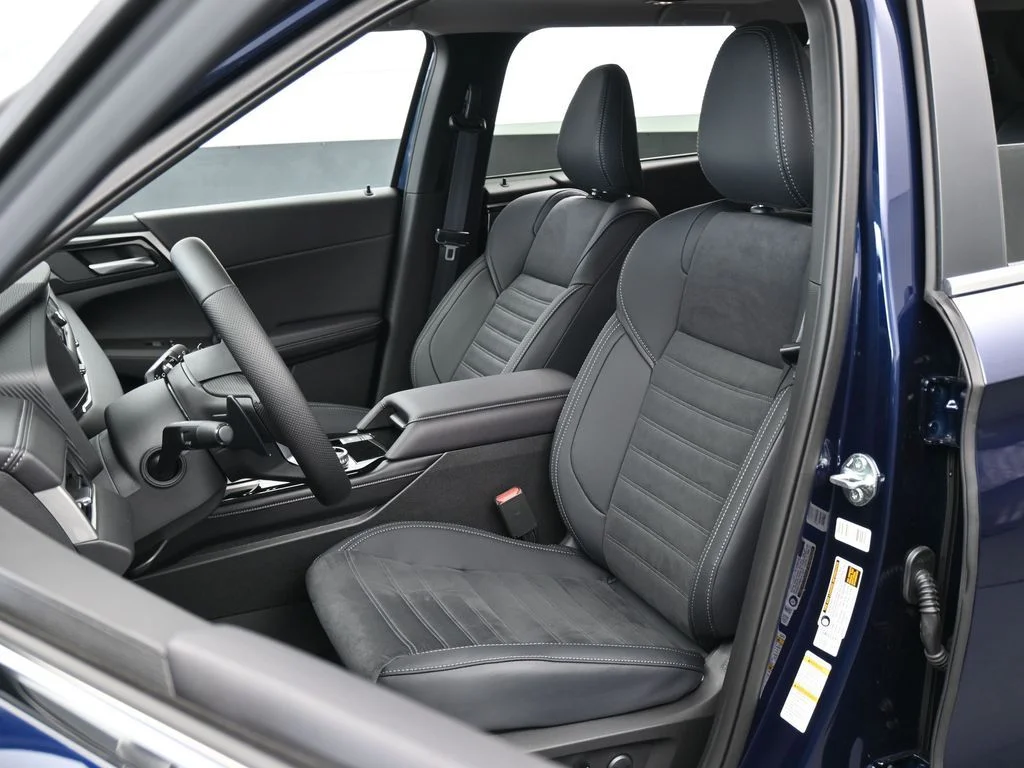 New 2026 Cosmic Blue Metallic Mitsubishi SE image 45