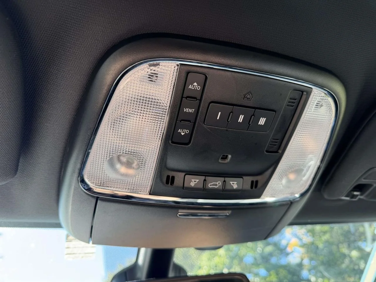 Used 2021 Granite Crystal Metallic Clearcoat Jeep Limited 4x4 image 31