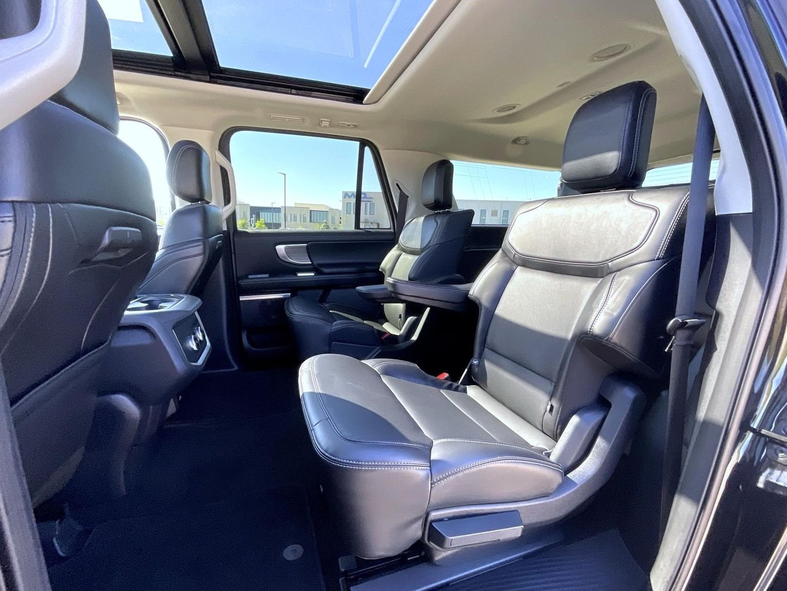Used 2025 Black Ford Platinum image 19