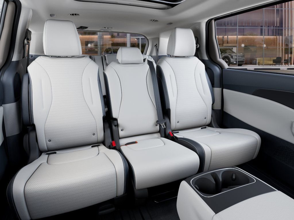 New 2026 Ceramic Silver Kia SX Prestige image 16