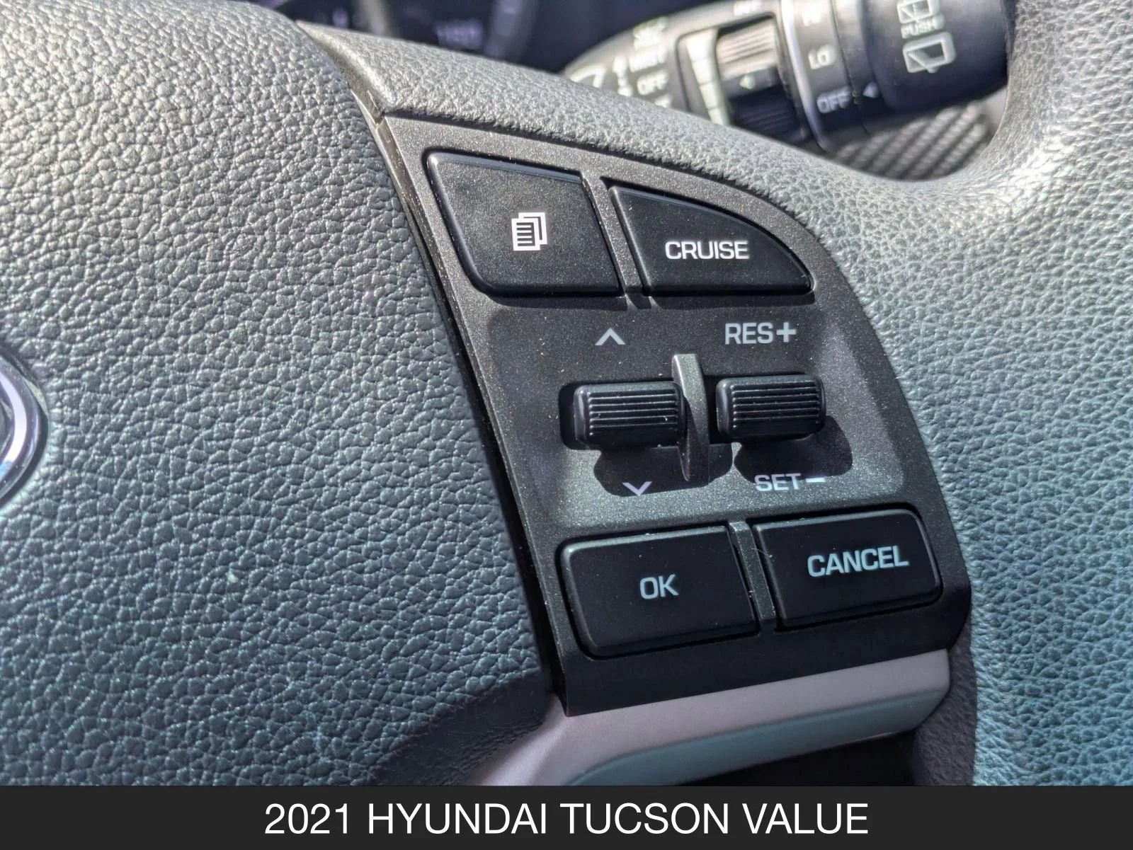 Used 2021 Black Noir Pearl Hyundai Value image 18