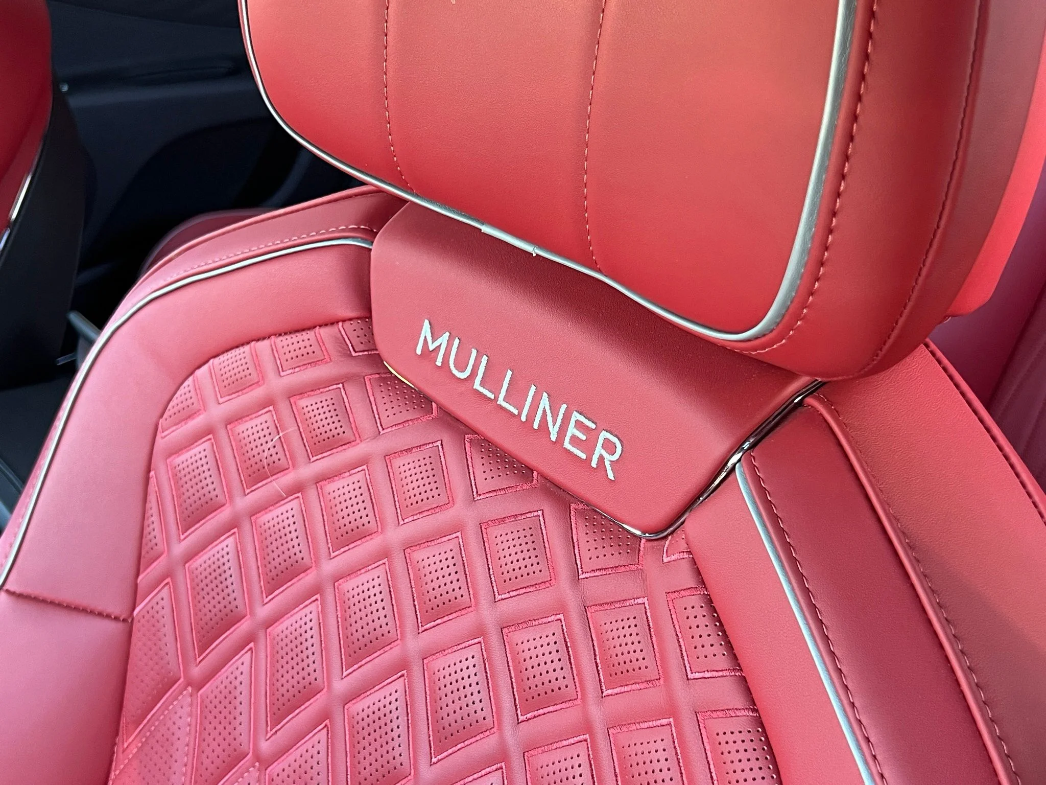 Used 2022  Bentley W12 image 36