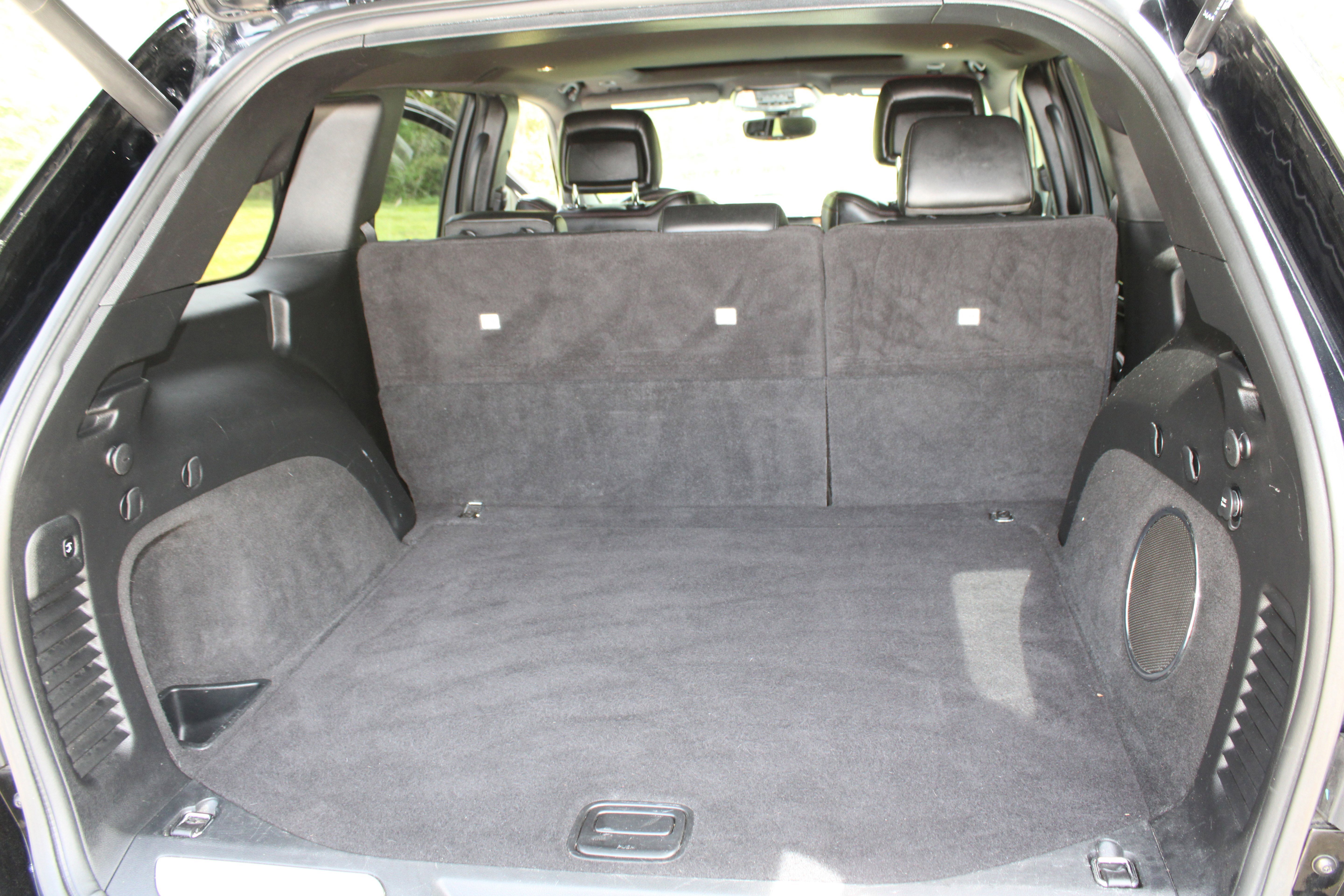 Used 2020 Diamond Black Crystal Pearlcoat Jeep Trailhawk image 14