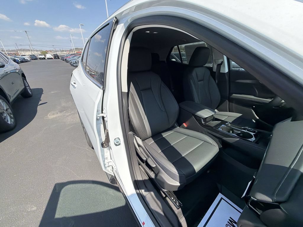 New 2026 Summit White Buick Preferred image 23