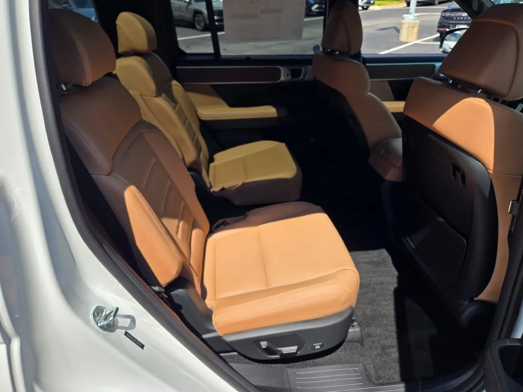 Used 2026 White Hyundai Calligraphy image 11