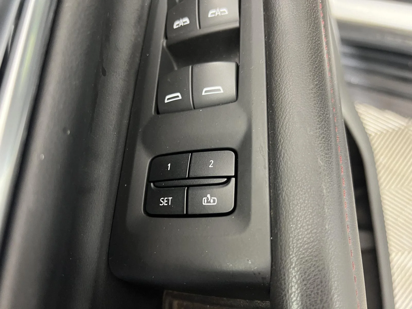 Used 2022 SUMMIT WHITE Chevrolet RST image 8