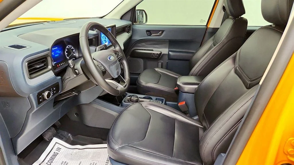 Used 2023 Cyber Orange Metallic Tricoat Ford LARIAT FWD SuperCrew w/ Black Appearance Pkg & Luxury Pkg image 11