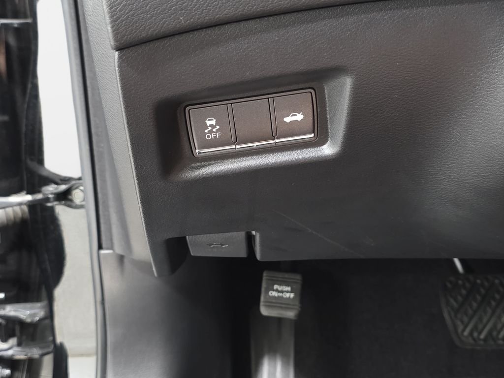 Used 2015 Black Obsidian INFINITI Base image 26