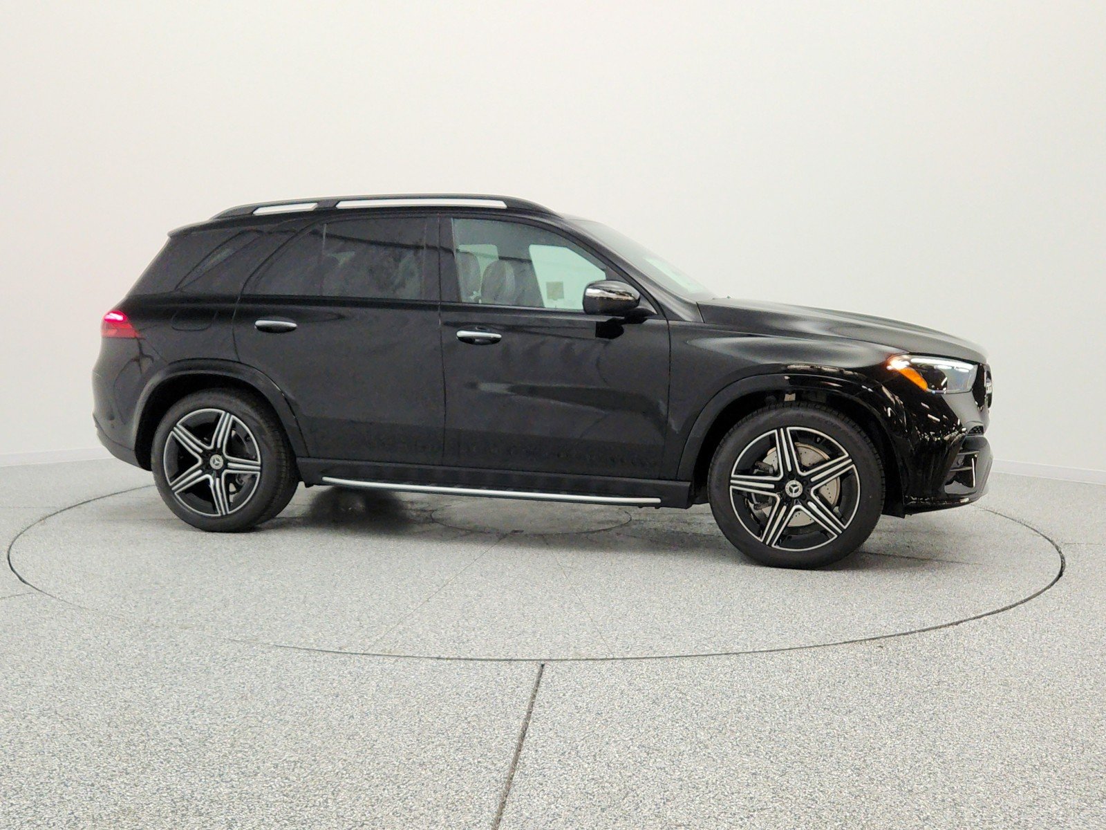 New 2026 Black Mercedes-Benz GLE 450 4MATIC® SUV image 4