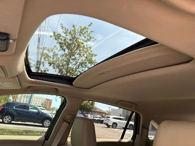 Used 2015 White Acura Base image 8