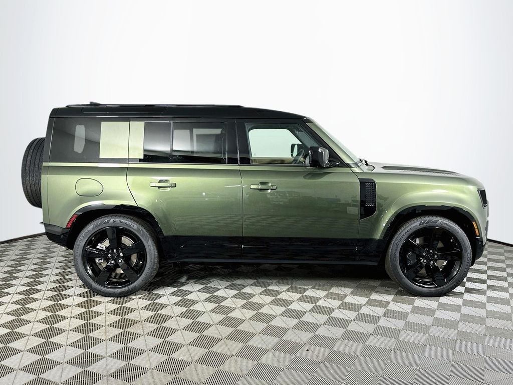 New 2026 Woolstone Green LAND ROVER X-Dynamic SE image 4