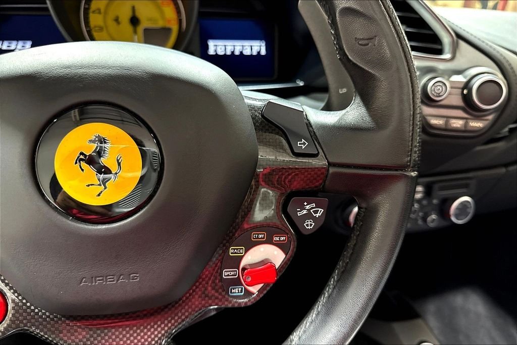 Used 2018  Ferrari  image 12