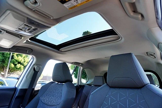 Used 2022 Silver Toyota XLE image 15