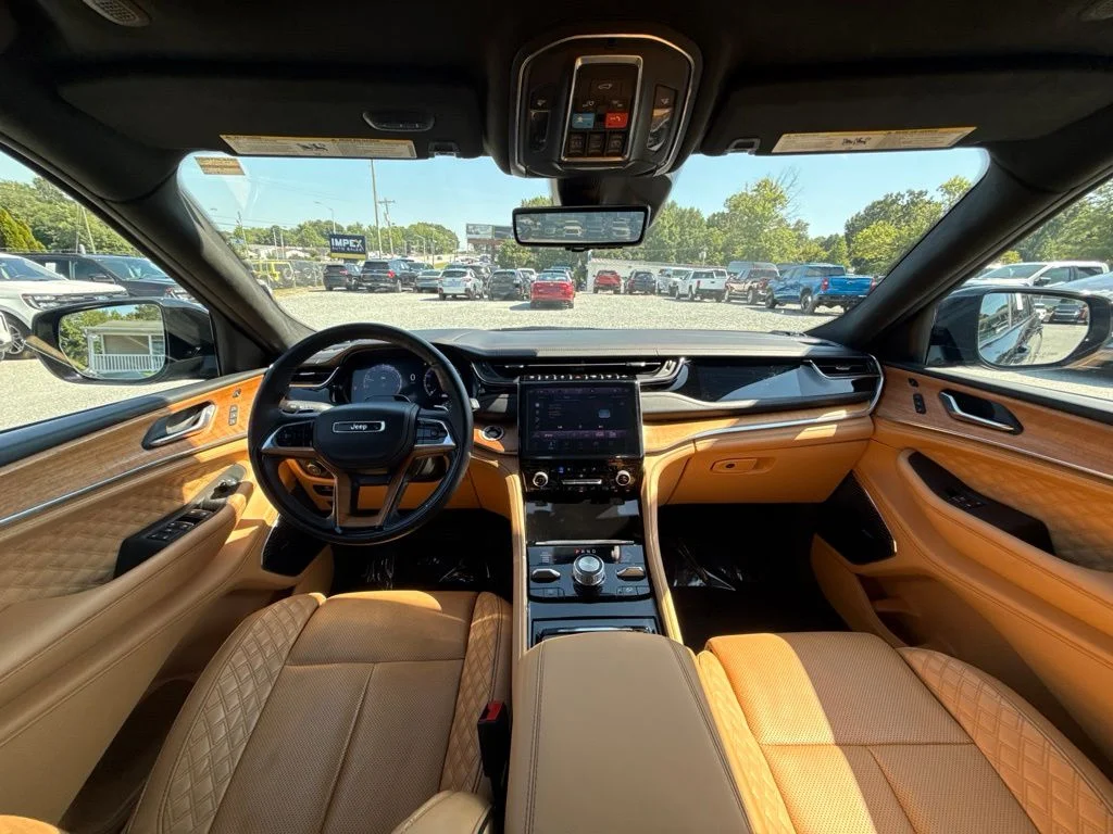Used 2025 Black Jeep Summit image 13