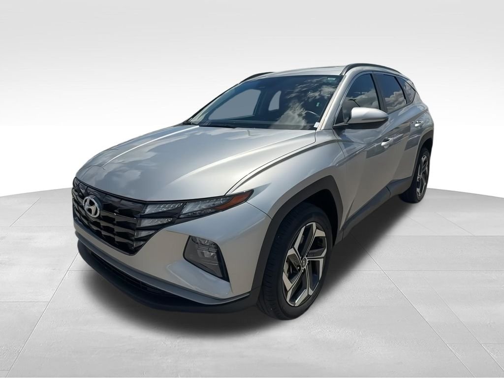 Used 2023 Silver Hyundai SEL image 4
