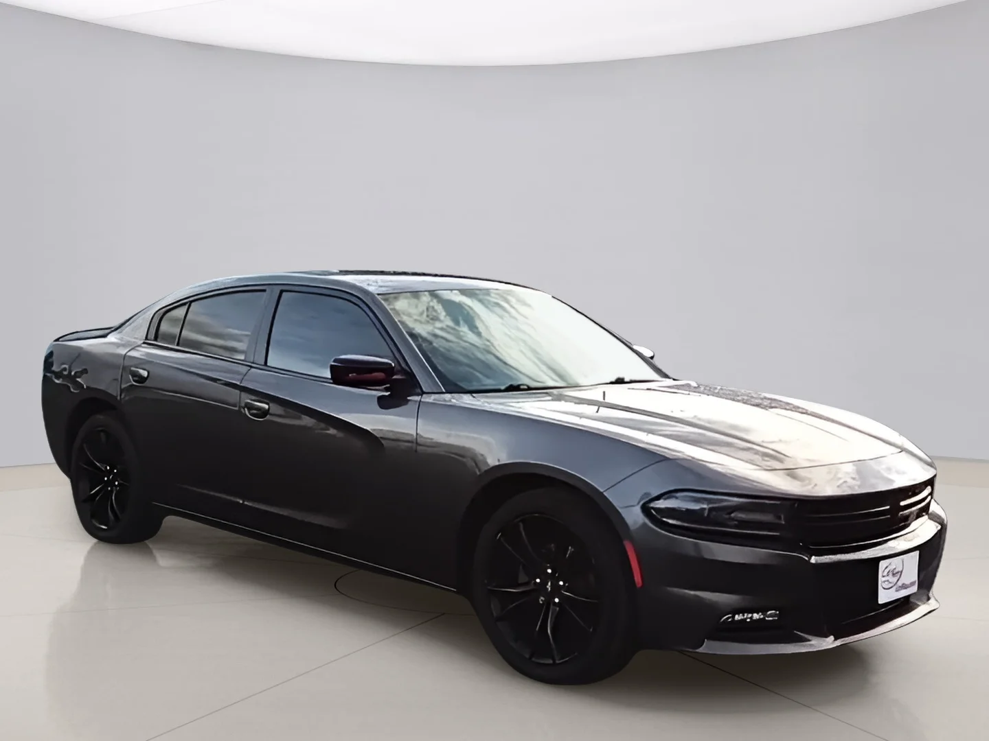 Used 2018 Black Dodge SXT image 9