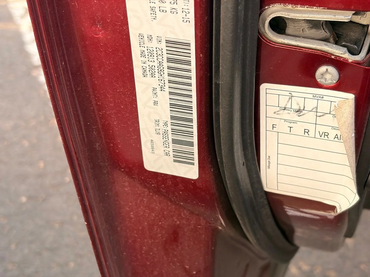 Used 2016 Velvet Red Pearlcoat Chrysler Limited image 9