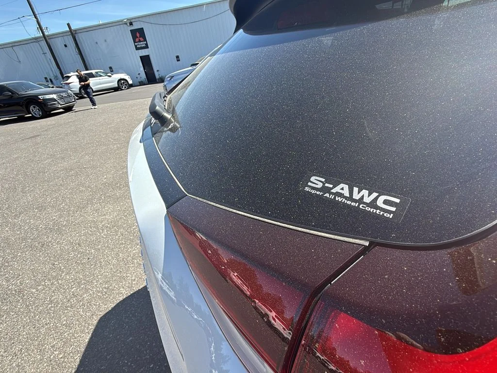 New 2026 White Diamond Mitsubishi SEL AWD image 35