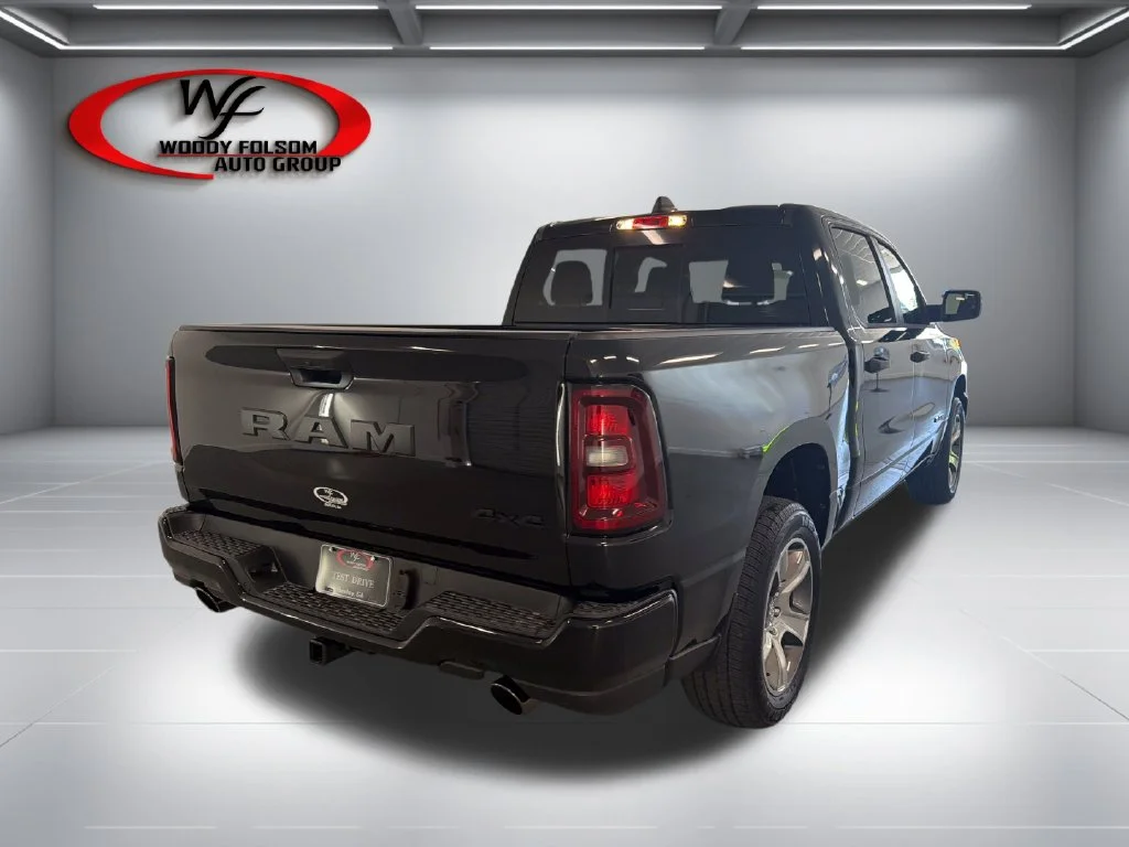 New 2027 Diamond Black Crystal Pearl-Coat Exterior Paint RAM Express image 6