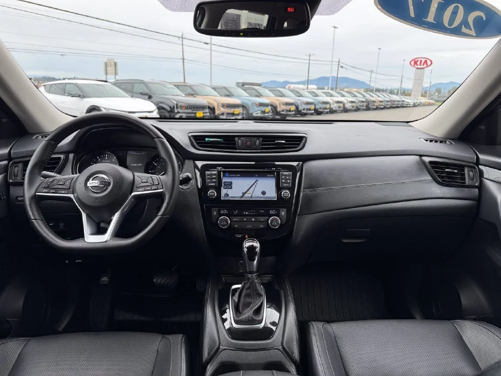 Used 2017 Gun Metallic Nissan SL image 22