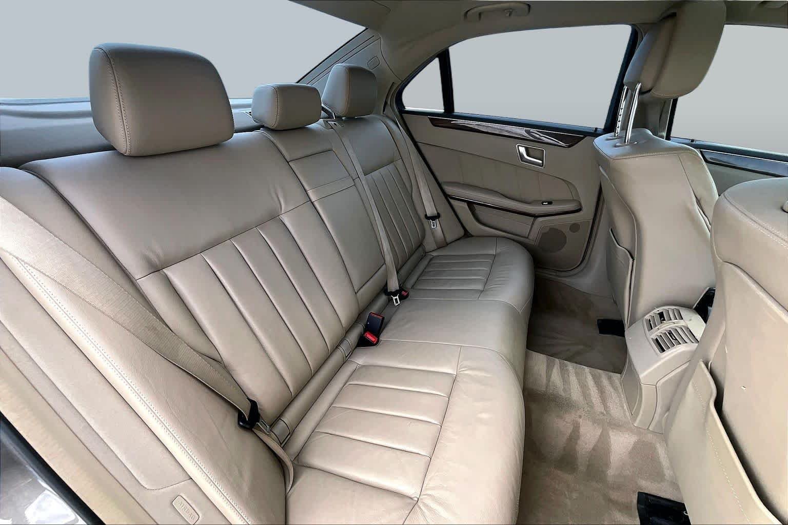 Used 2013 Indium Grey Metallic Mercedes-Benz E 350 Luxury image 17