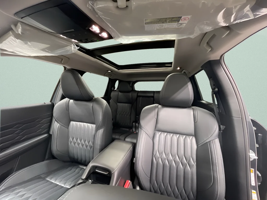 New 2026 Graphite Gray Mitsubishi SEL image 9
