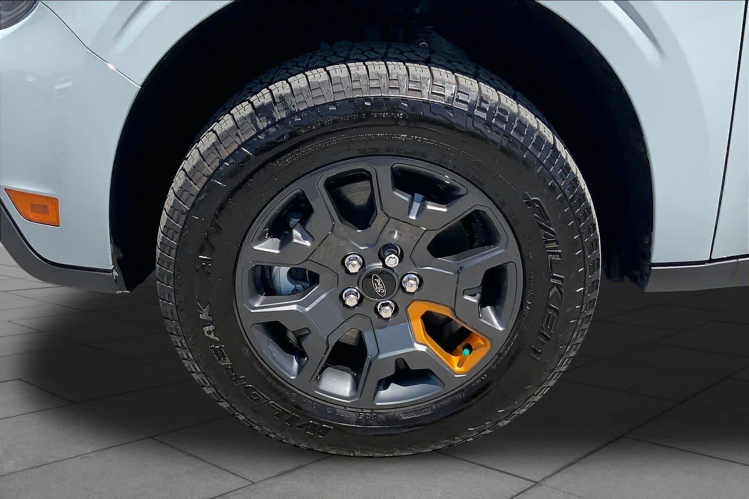 Used 2024 Cactus Gray Ford LARIAT Advanced image 11