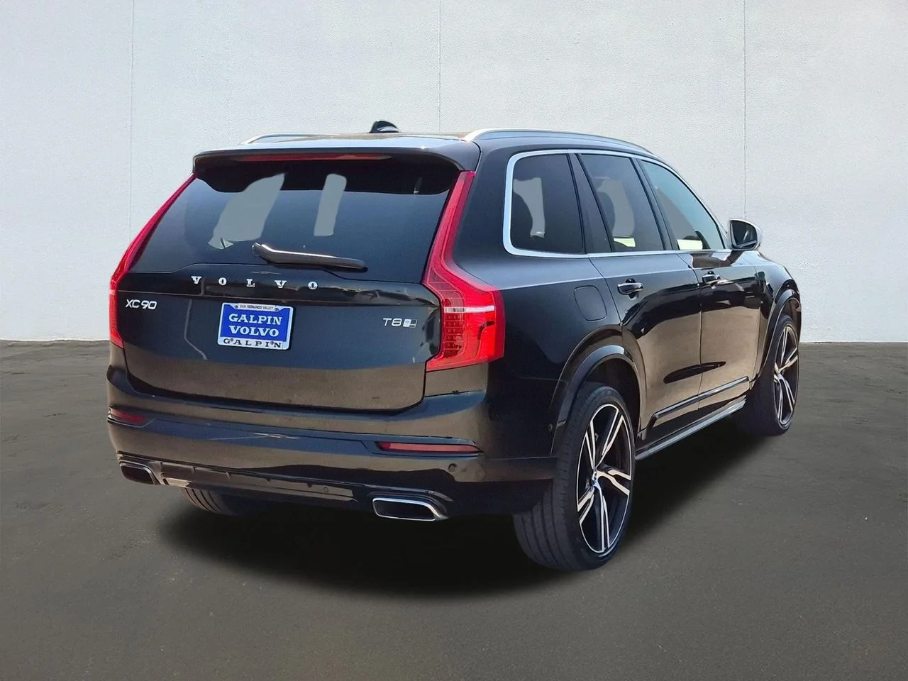 Used 2019 Onyx Black Volvo T8 R-Design image 5
