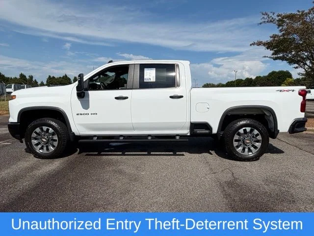 Used 2025 White Chevrolet Custom image 40