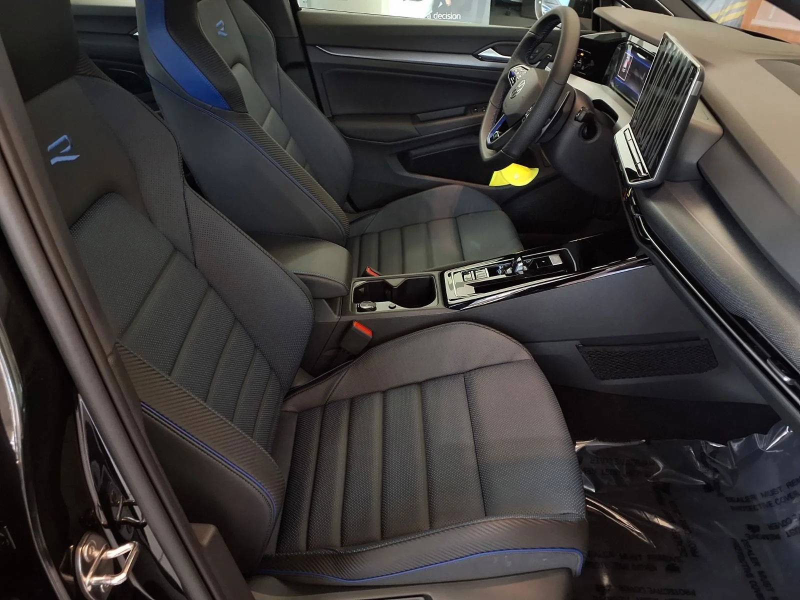 New 2026 Mythos Black Metallic Volkswagen 2.0T image 24