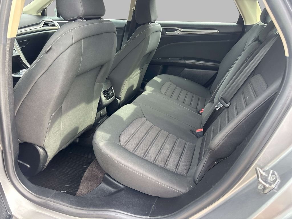 Used 2020 Silver Ford SE image 12