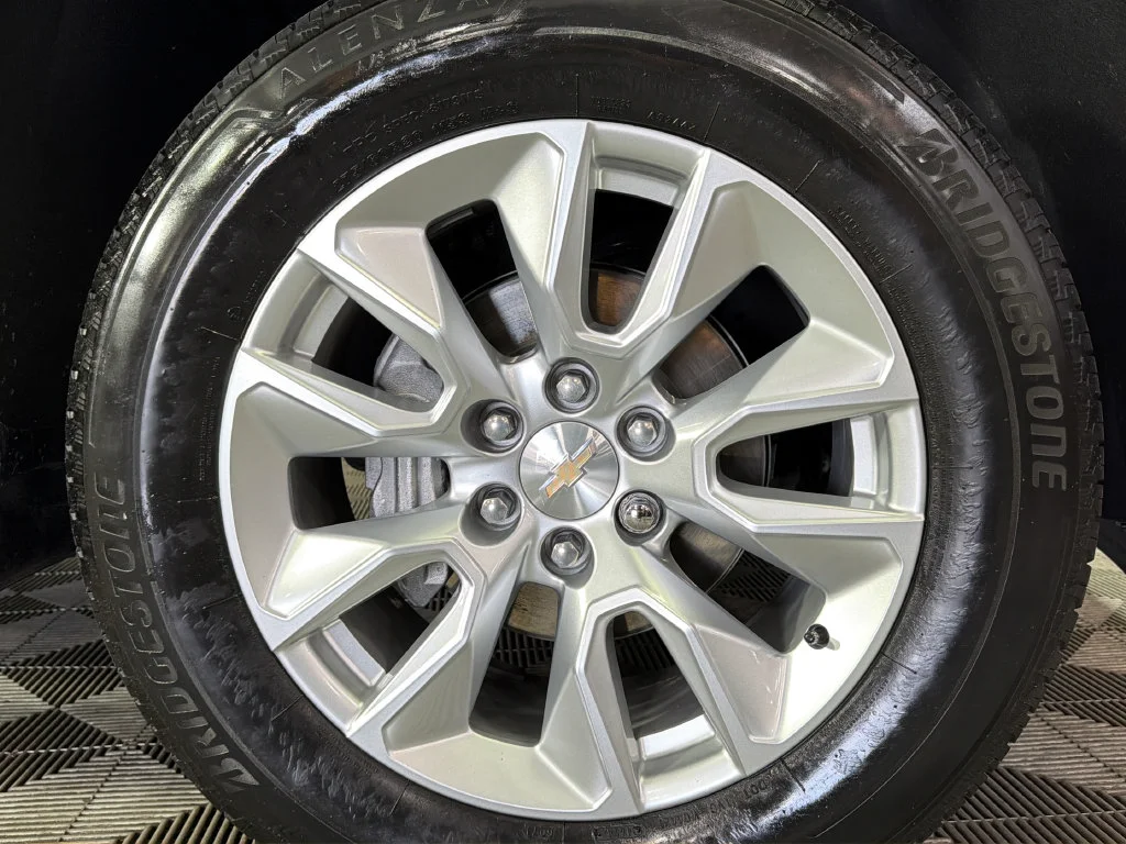 Used 2025 Slate Gray Metallic Chevrolet Custom image 38
