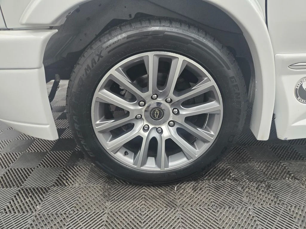Used 2020 Summit White Chevrolet Explorer Limited SE image 13