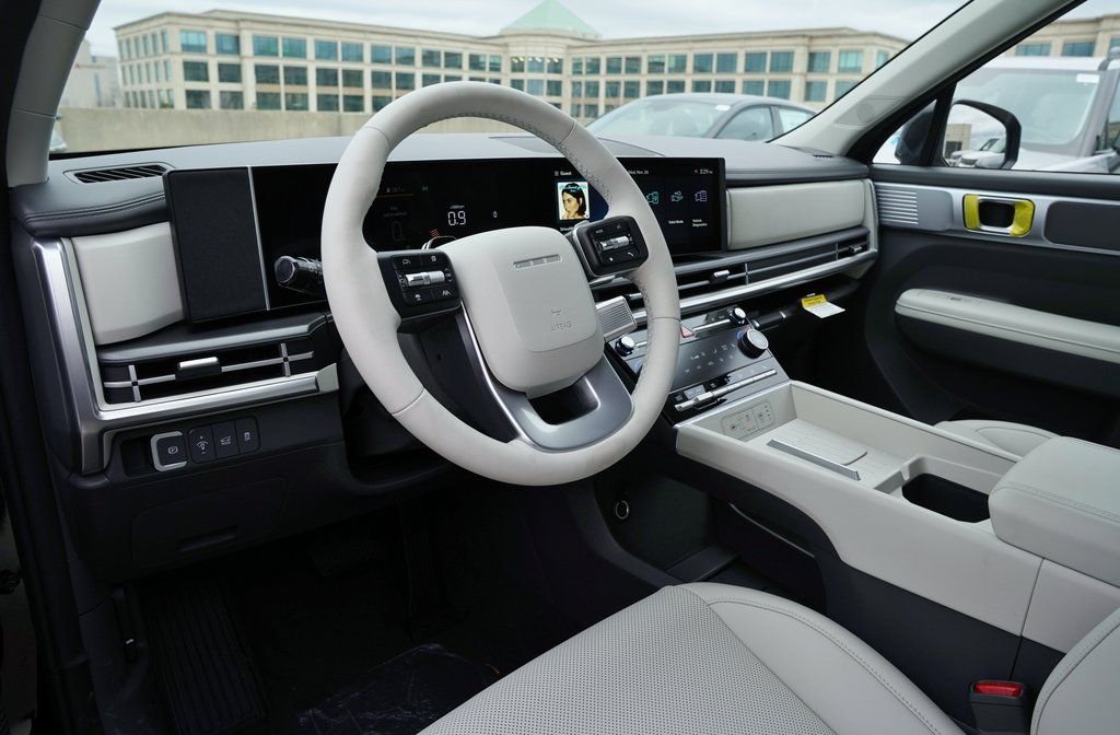 New 2026 Phantom Black Hyundai SEL image 32