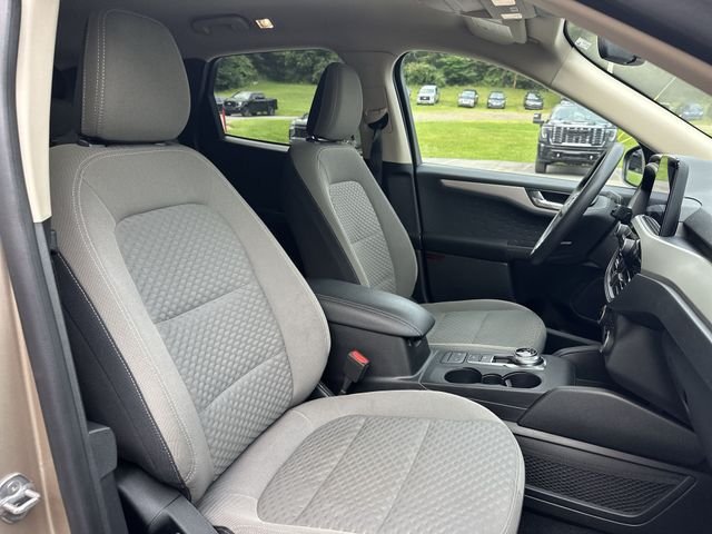 Used 2020 Gold Ford SE image 26