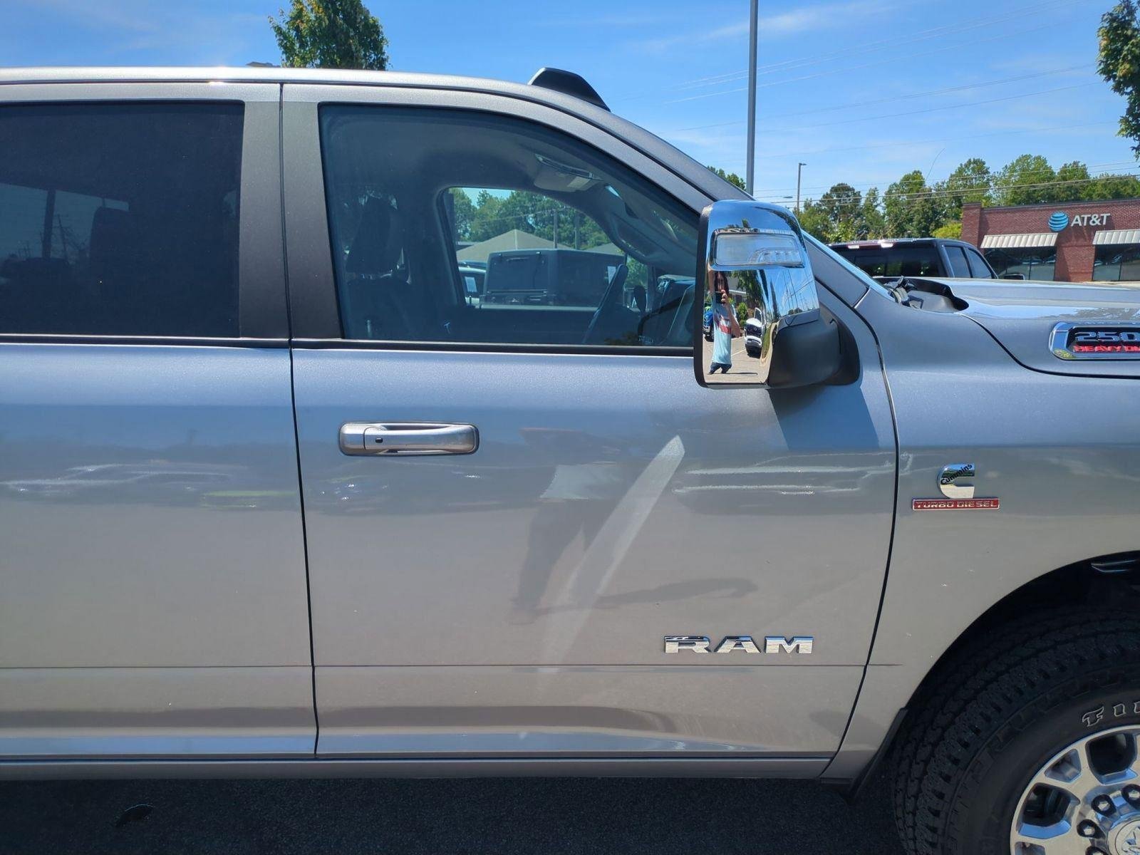 Used 2024 Billet Silver Metallic Clearcoat Ram Laramie image 36