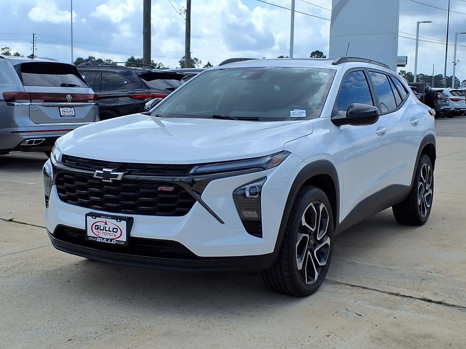 Used 2024 White Chevrolet 2RS image 3