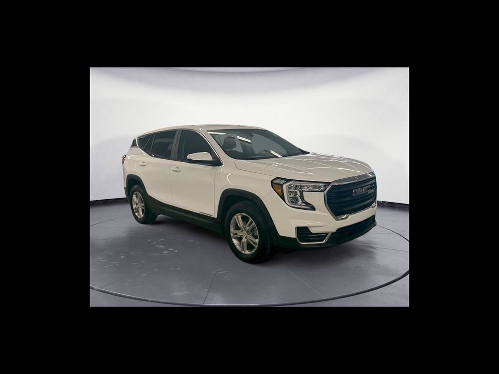 Used 2022 White GMC SLE image 8