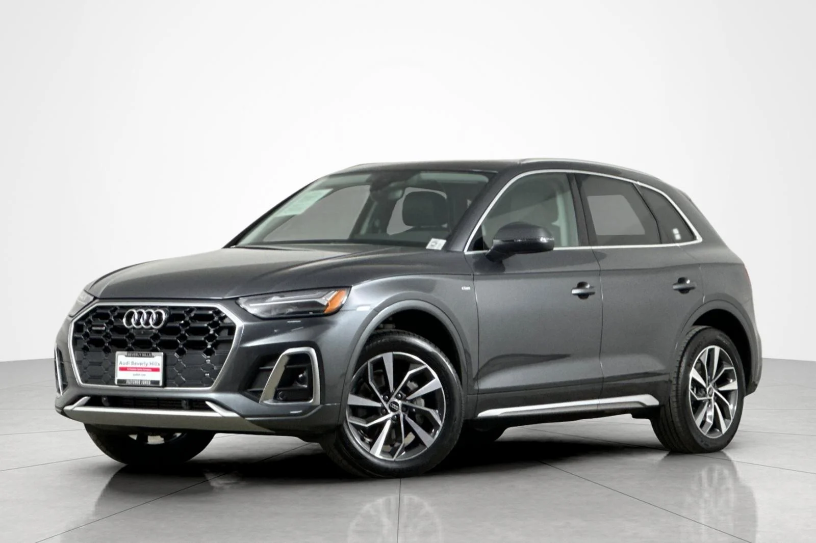 2023 Audi Q5 45 Premium Plus's photo