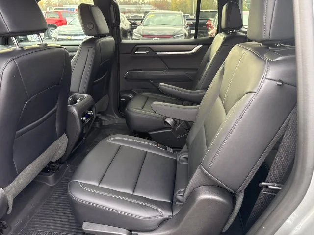Used 2025 Sterling Metallic GMC Elevation image 29