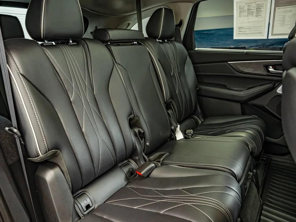 Certified Used 2025 Majestic Black Pearl Acura Advance Package image 39