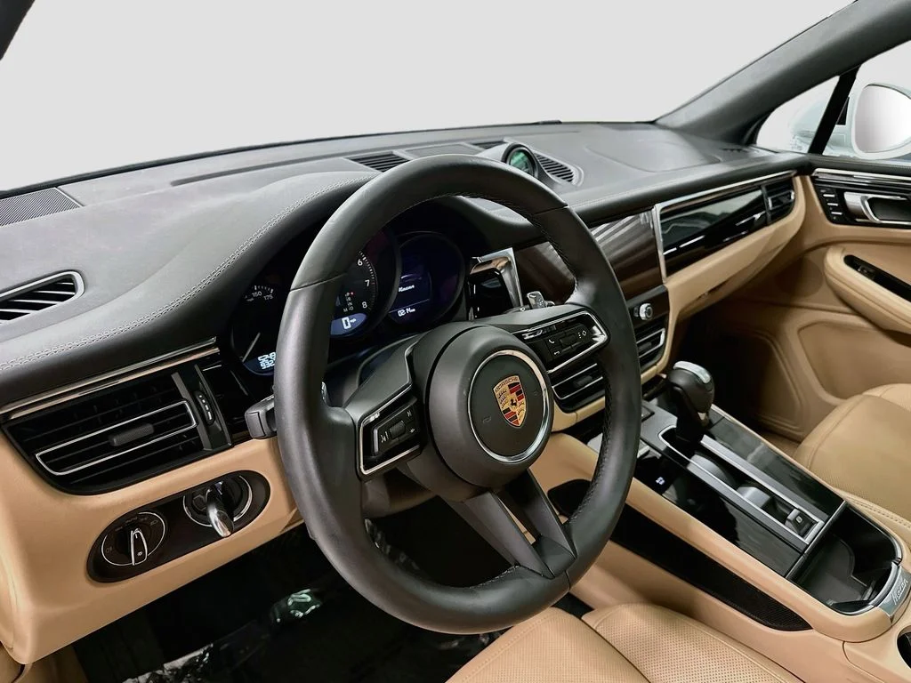 Used 2026  Porsche  image 4