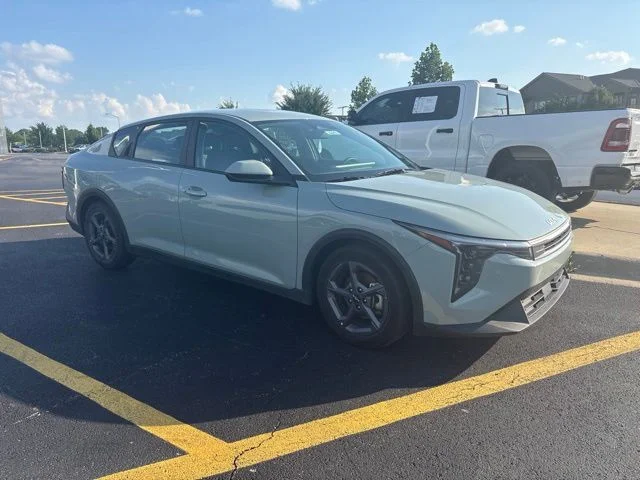 Used 2025 Gray Kia LXS image 1