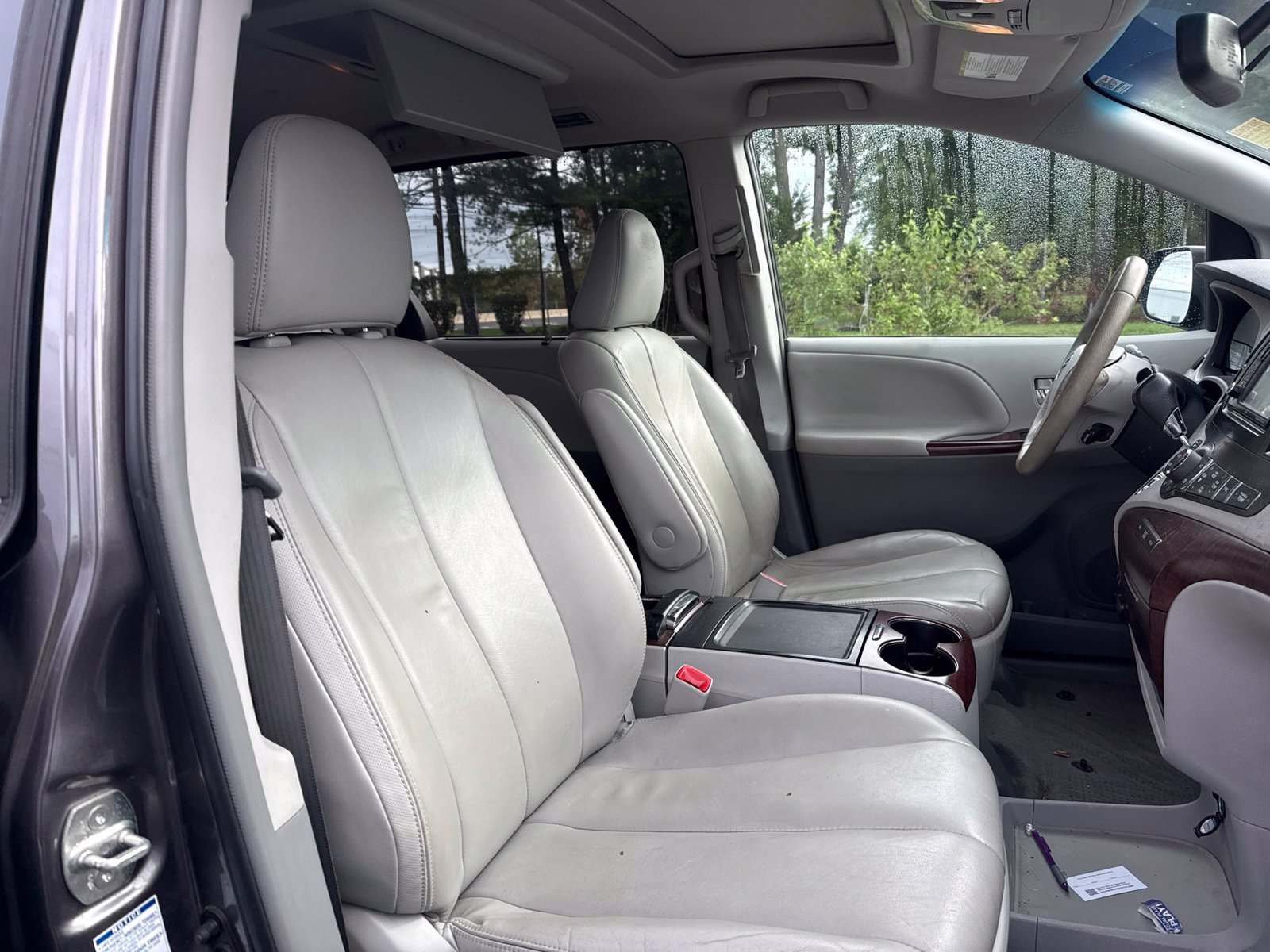 Used 2014 Gray Toyota XLE image 17