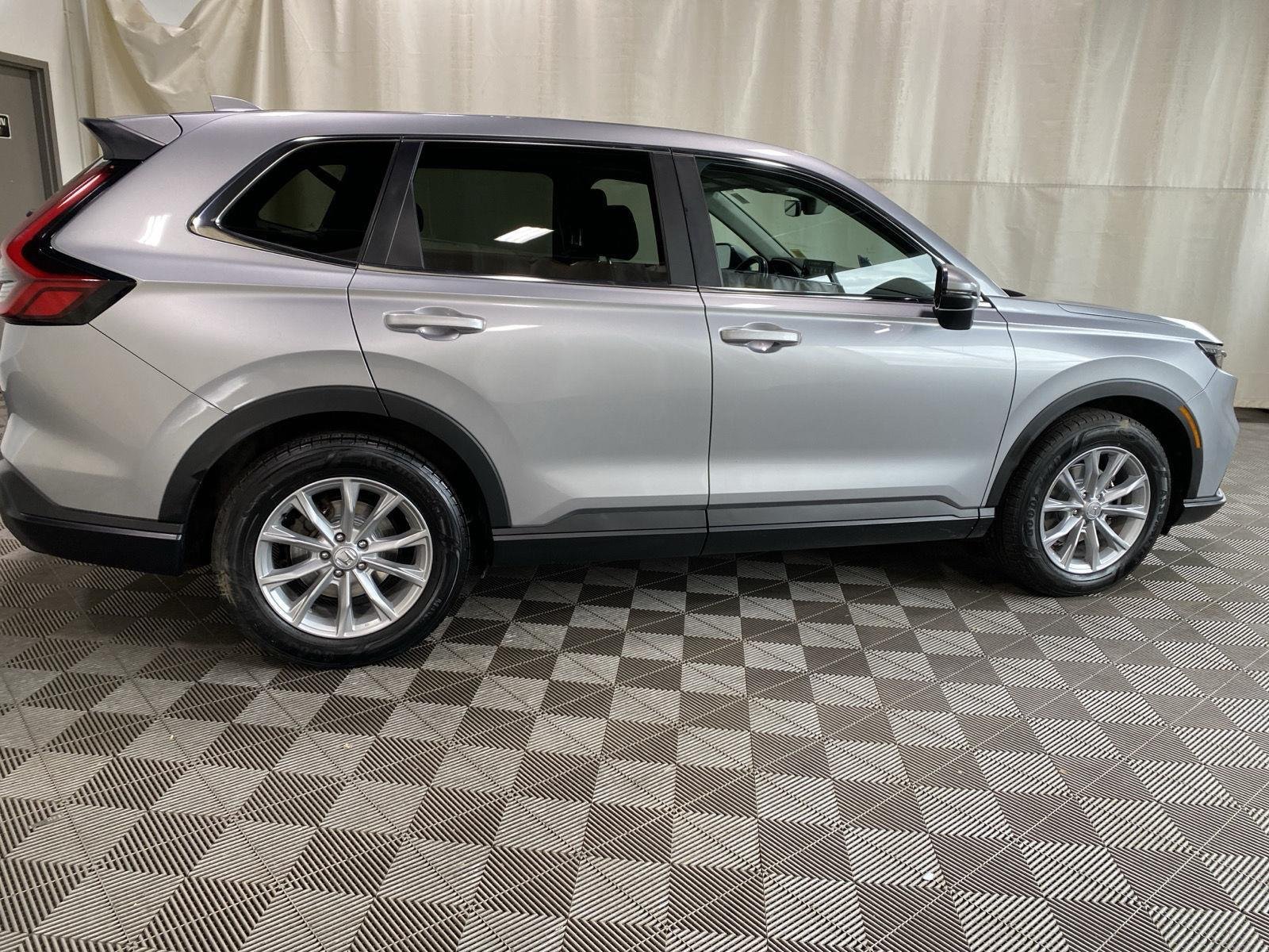 Used 2023 Lunar Silver Metallic Honda EX-L image 8