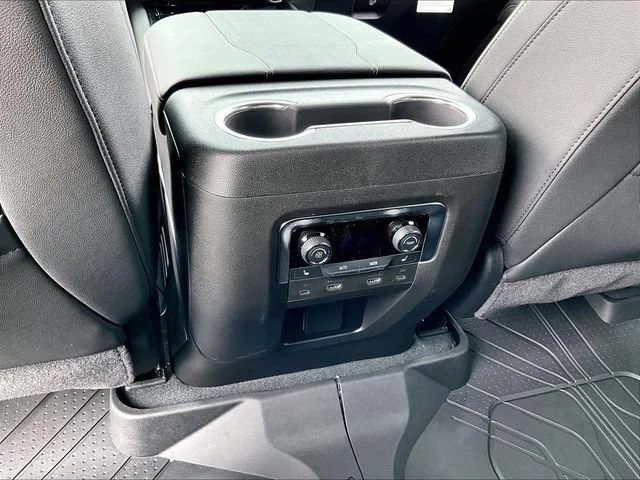 2026 Chevrolet Tahoe Premier - Photo 18