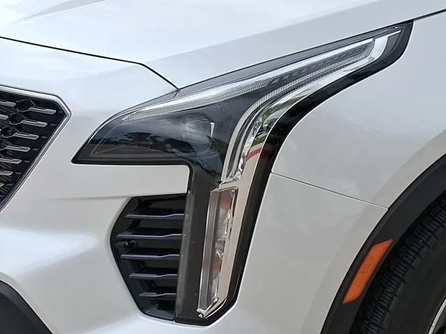 Used 2021 Crystal White Tricoat Cadillac Luxury image 7