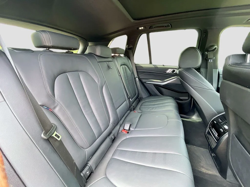 Used 2022 White BMW xDrive40i image 29