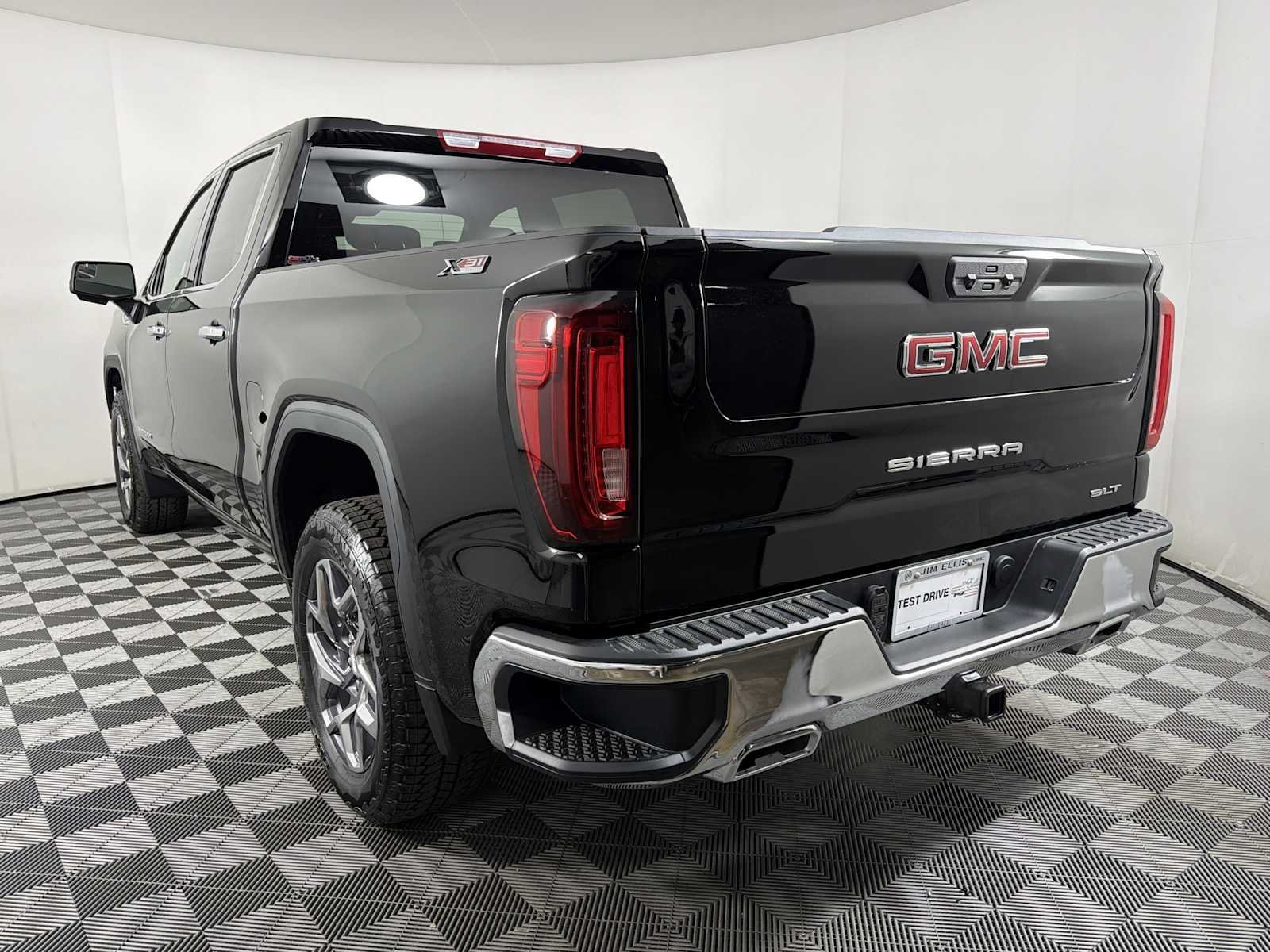 New 2026 Onyx Black GMC SLT image 4