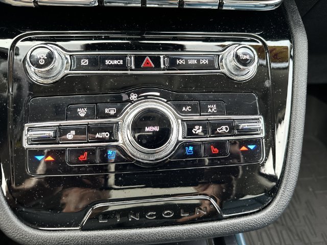 Used 2021 Blue Lincoln Reserve image 19